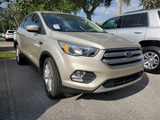 2017 Ford Escape 1FMCU0GD4HUC39156 2017 Ford Escape