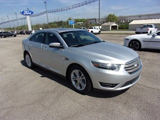 2016 Ford Taurus 1FAHP2E88GG142631 2016 Ford Taurus