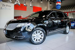 2016 Lincoln MKT Town Car Livery Fleet 2LMHJ5NK4GBL00690 2016 Lincoln MKT Town Car Livery Fleet