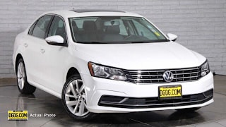 2018 Volkswagen Passat 1VWBA7A35JC042832 2018 Volkswagen Passat