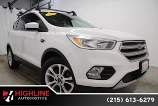 2017 Ford Escape 1FMCU0GD0HUE77120 2017 Ford Escape