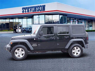 2014 Jeep Wrangler Unlimited Sport 1C4HJWDG4EL200055 2014 Jeep Wrangler Unlimited Sport