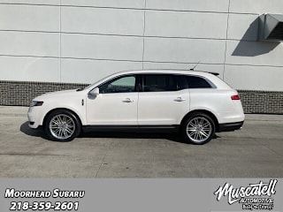 2018 Lincoln MKT Reserve 2LMHJ5AT8JBL00245 2018 Lincoln MKT Reserve
