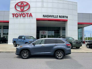 2018 Toyota Highlander XLE 5TDJZRFHXJS840071 2018 Toyota Highlander XLE