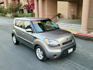 2011 Kia Soul + KNDJT2A29B7329376 2011 Kia Soul +