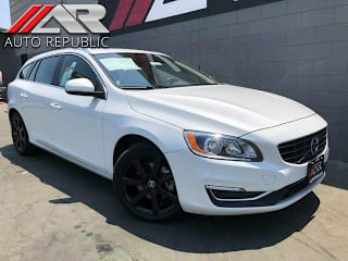 2017 Volvo V60 T5 Premier YV140MEK4H1363565 2017 Volvo V60 T5 Premier