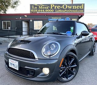2015 MINI Convertible WMWZP3C58F2A91477 2015 MINI Convertible
