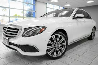 2018 Mercedes-Benz E-Class E 300 WDDZF4JB5JA390608 2018 Mercedes-Benz E-Class E 300