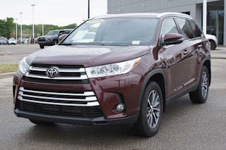 2019 Toyota Highlander XLE 5TDJZRFH6KS736274 2019 Toyota Highlander XLE