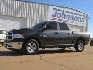 2017 Ram Pickup 1500 3C6RR6KT0HG555682 2017 Ram Pickup 1500