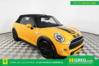 2018 MINI Convertible WMWWG9C51J3E38592 2018 MINI Convertible