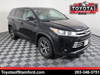 2018 Toyota Highlander LE 5TDBZRFH7JS876711 2018 Toyota Highlander LE