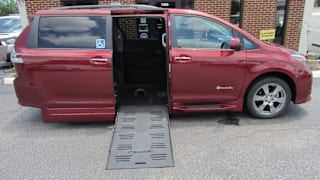2017 Toyota Sienna SE 8-Passenger 5TDXZ3DC7HS837220 2017 Toyota Sienna SE 8-Passenger