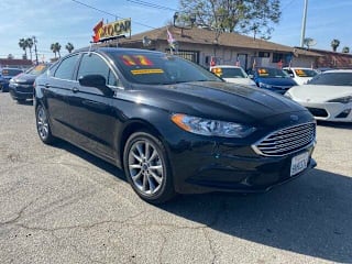 2017 Ford Fusion SE 3FA6P0HDXHR330114 2017 Ford Fusion SE