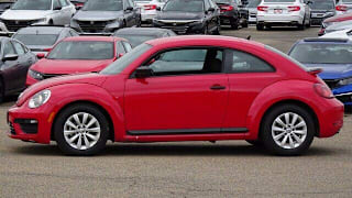 2018 Volkswagen Beetle 2.0T S 3VWFD7AT1JM716823 2018 Volkswagen Beetle 2.0T S