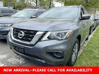 2018 Nissan Pathfinder S 5N1DR2MM9JC642034 2018 Nissan Pathfinder S