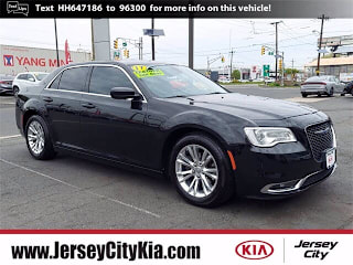 2017 Chrysler 300 Limited 2C3CCAAG5HH647186 2017 Chrysler 300 Limited