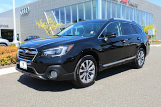 2018 Subaru Outback 3.6R Touring 4S4BSETC9J3242738 2018 Subaru Outback 3.6R Touring