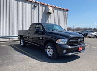 2018 Ram Pickup 1500 Express 1C6RR7FG8JS136304 2018 Ram Pickup 1500 Express