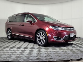 2018 Chrysler Pacifica Limited 2C4RC1GG9JR259696 2018 Chrysler Pacifica Limited