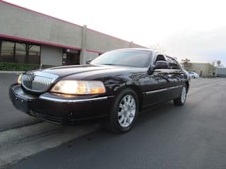 2011 Lincoln Town Car Signature Limited 2LNBL8CV0BX757826 2011 Lincoln Town Car Signature Limited