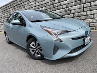 2018 Toyota Prius Four JTDKARFU6J3545379 2018 Toyota Prius Four
