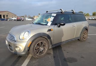 2011 MINI Cooper Clubman WMWZF3C58BTX81833 2011 MINI Cooper Clubman