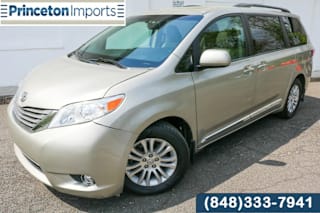 2017 Toyota Sienna XLE 8-Passenger 5TDYZ3DC2HS815825 2017 Toyota Sienna XLE 8-Passenger