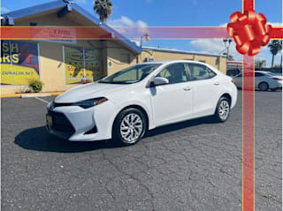 2017 Toyota Corolla LE 5YFBURHEXHP636525 2017 Toyota Corolla LE
