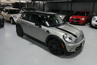 2011 MINI Cooper Base WMWSU3C50BT093834 2011 MINI Cooper Base