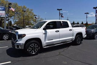 2019 Toyota Tundra SR5 5TFDY5F18KX834065 2019 Toyota Tundra SR5