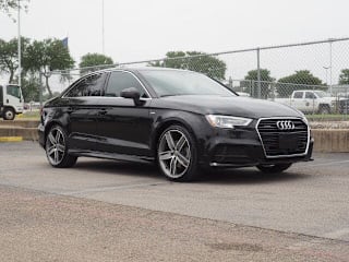 2018 Audi A3 2.0T quattro Premium Plus WAUJ8GFF0J1018931 2018 Audi A3 2.0T quattro Premium Plus