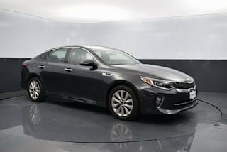 2018 Kia Optima 5XXGT4L33JG230070 2018 Kia Optima