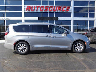 2019 Chrysler Pacifica Touring L 2C4RC1BG5KR624836 2019 Chrysler Pacifica Touring L