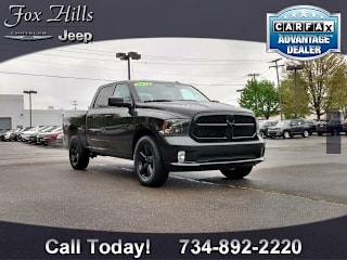 2018 Ram Pickup 1500 Express 3C6RR7KT3JG228415 2018 Ram Pickup 1500 Express