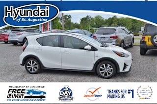 2018 Toyota Prius c Four JTDKDTB39J1616586 2018 Toyota Prius c Four