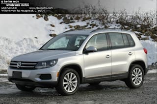 2018 Volkswagen Tiguan Limited 2.0T 4Motion WVGBV7AX5JK000656 2018 Volkswagen Tiguan Limited 2.0T 4Motion