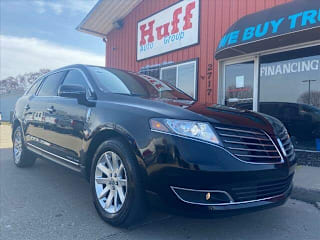 2017 Lincoln MKT Town Car Livery Fleet 2LMHJ5NK3HBL01668 2017 Lincoln MKT Town Car Livery Fleet