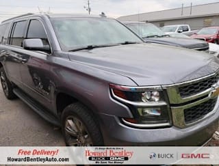 2018 Chevrolet Suburban 1GNSKHKC2JR271221 2018 Chevrolet Suburban