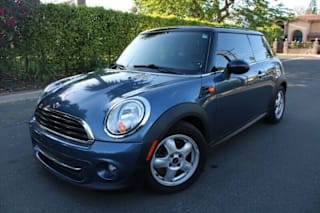 2011 MINI Cooper Base WMWSU3C54BT252046 2011 MINI Cooper Base