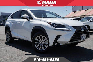 2018 Lexus NX 300 Base JTJYARBZ2J2115248 2018 Lexus NX 300 Base