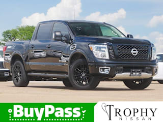2017 Nissan Titan PRO-4X 1N6AA1E5XHN511951 2017 Nissan Titan PRO-4X