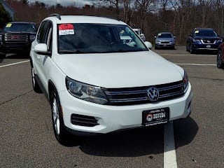 2017 Volkswagen Tiguan WVGBV7AX7HK049691 2017 Volkswagen Tiguan