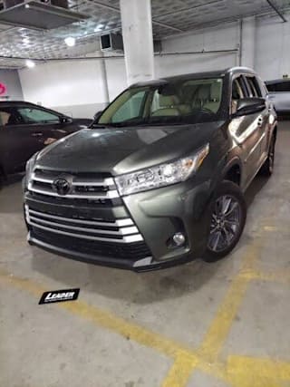 2018 Toyota Highlander 5TDKZRFH0JS256167 2018 Toyota Highlander