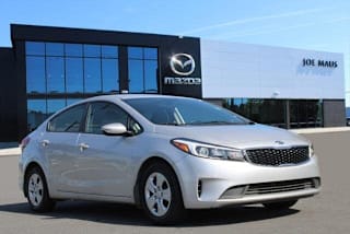 2017 Kia Forte LX 3KPFK4A76HE105071 2017 Kia Forte LX