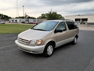 2000 Toyota Sienna XLE 4T3ZF13CXYU189667 2000 Toyota Sienna XLE