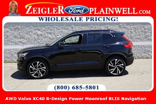 2021 Volvo XC40 T5 R-Design YV4162UM4M2490557 2021 Volvo XC40 T5 R-Design