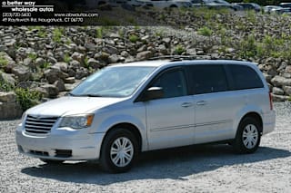 2010 Chrysler Town and Country LX 2A4RR4DE1AR188250 2010 Chrysler Town and Country LX