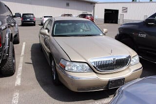 2009 Lincoln Town Car Signature Limited 2LNHM82V39X635917 2009 Lincoln Town Car Signature Limited