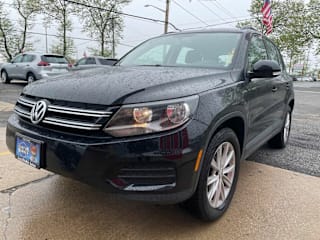2017 Volkswagen Tiguan 2.0T Limited S 4Motion WVGBV7AX7HK048301 2017 Volkswagen Tiguan 2.0T Limited S 4Motion